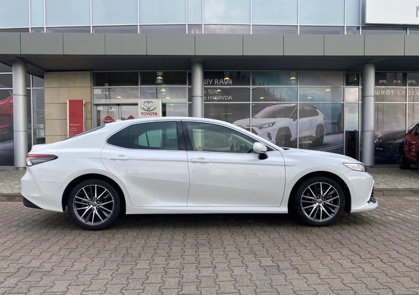 Toyota Camry cena 167500 przebieg: 18637, rok produkcji 2022 z Kalisz małe 596